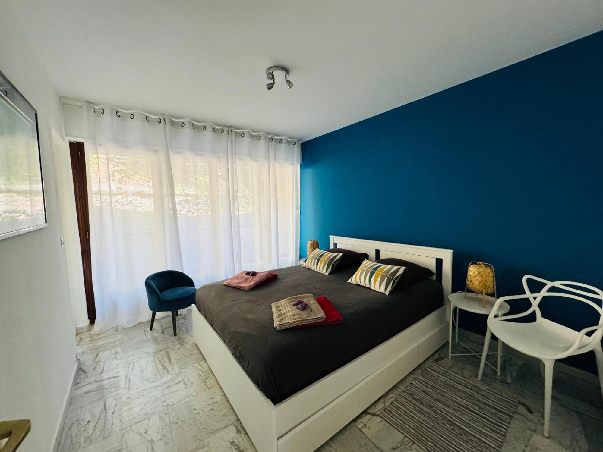 Bandol Roc Beach Vue Mer Grand T3 Face A La Plage Avec Parking Exterior foto